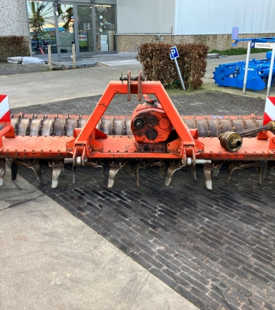 Kuhn HR 302 M Occasies/Demomachines - Frank Verhoest - landbouwvoertuigen & occasies - Claas partner